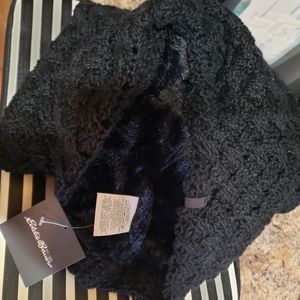Beautiful nwt black Eddie Bauer neck wrap one size